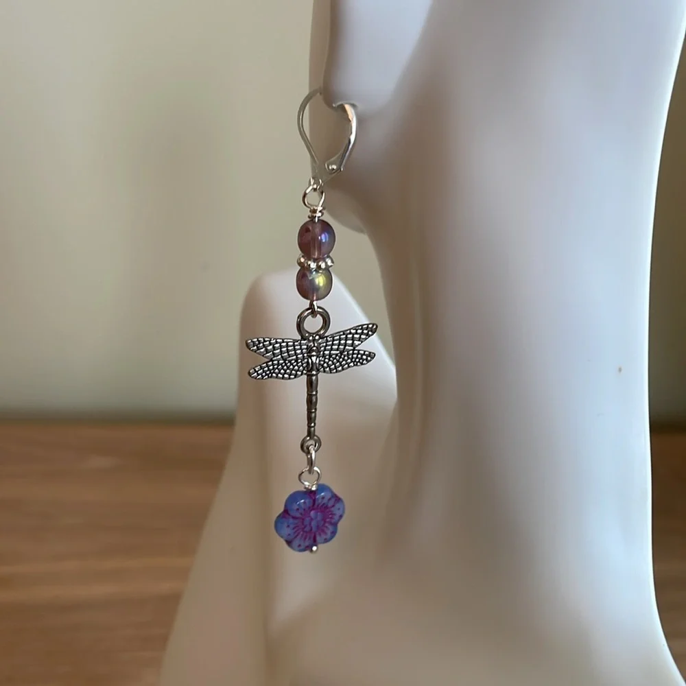 HAND CRAFTED PIERCED EARRINGS DRAGONFLIES FLOWERS PURPLE SILVER Sardine Fish - Picture 5 of 12